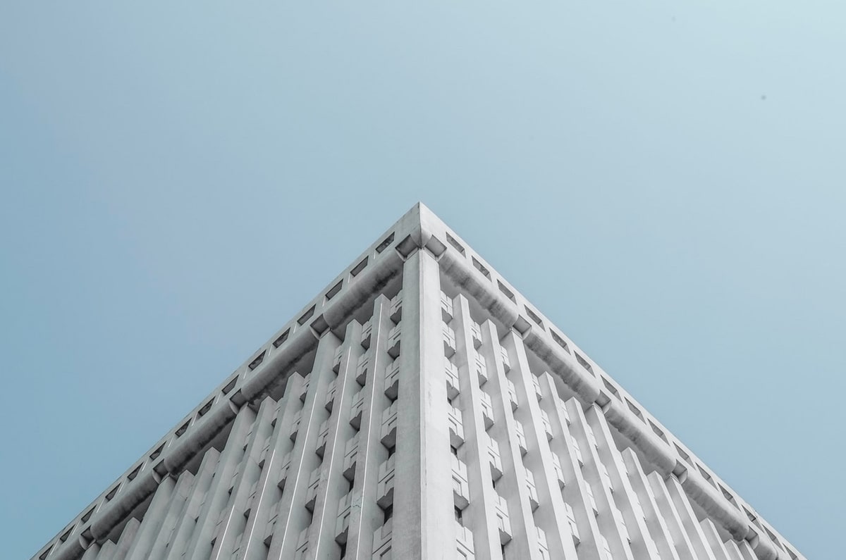 雷速体育官网首页-利雅得胜利晒队内庆祝马内非洲杯夺冠，C罗为他切蛋糕