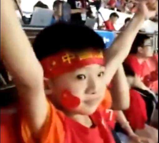 雷速体育比分直播-足球从娃娃抓起!围观隔壁国家小朋友们的足球周末